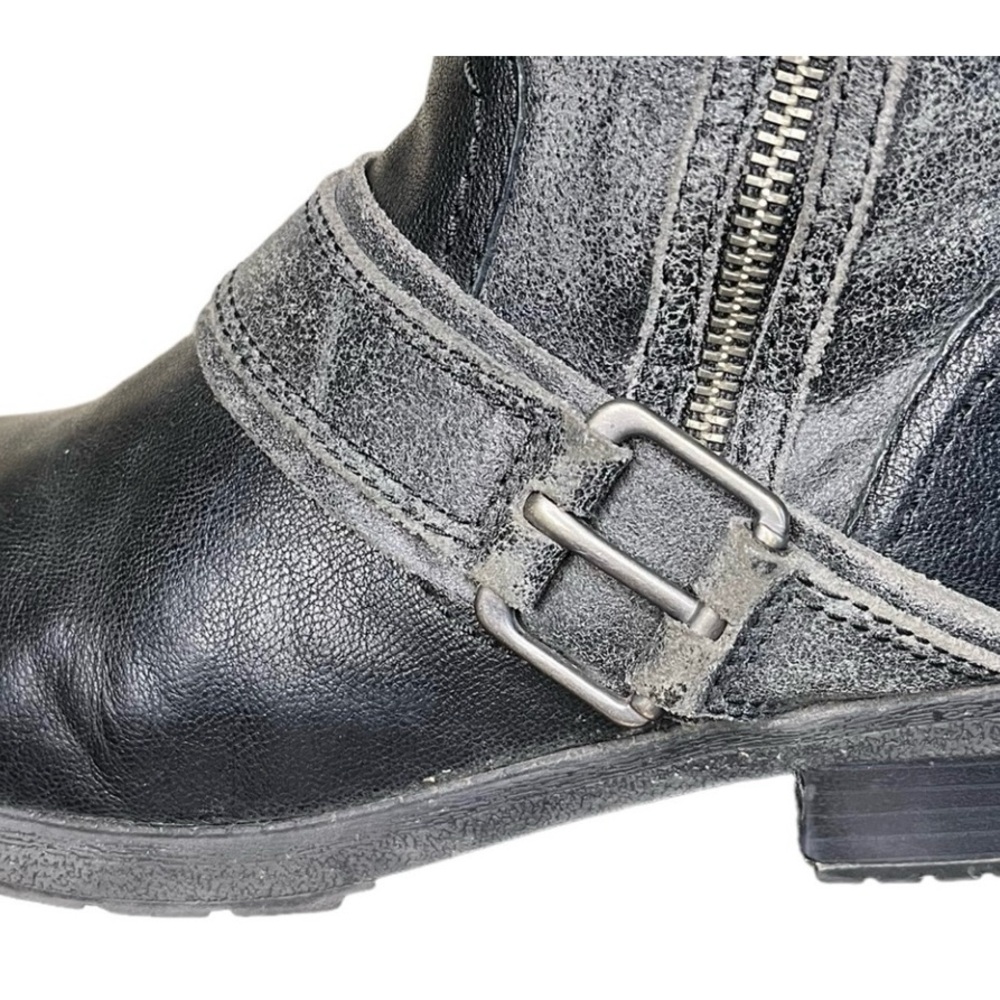 CLARKS Faralyn Rise Moto Black Leather Ankle
Boots Side Zip Size 8 - Picture 2 of 11
